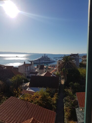 Pogled iz Garden Apartment Hotela na Split i more